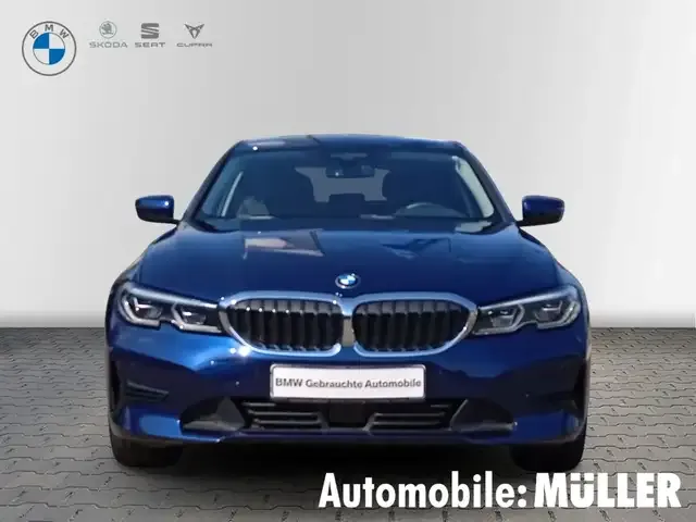BMW 330