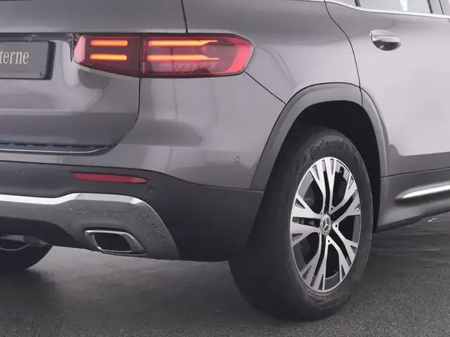 Mercedes-Benz GLB 180