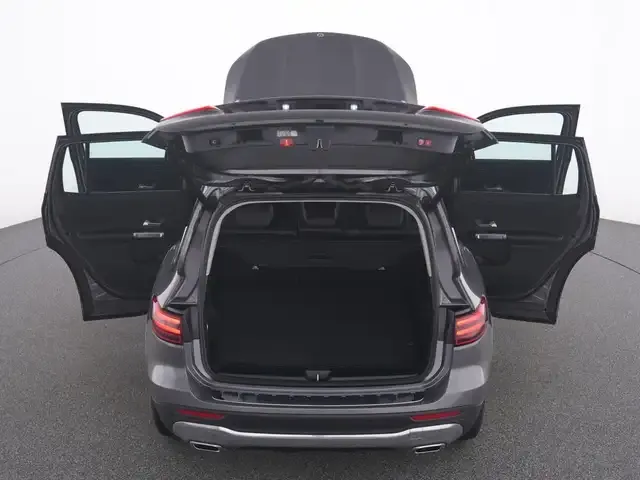 Mercedes-Benz GLB 180