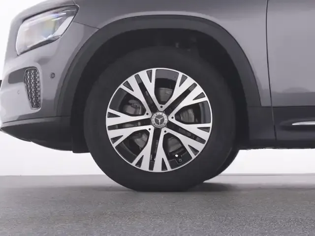 Mercedes-Benz GLB 180