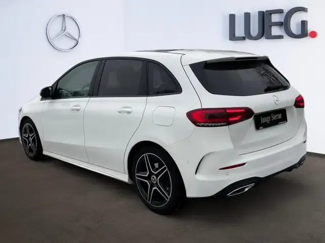 Mercedes-Benz B 200
