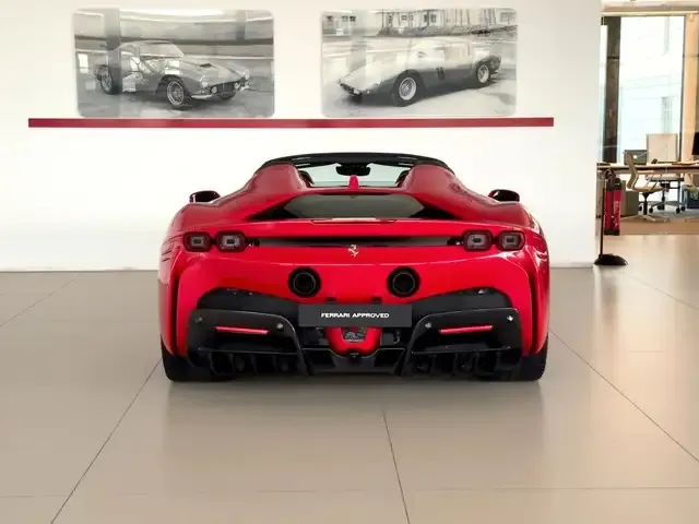 Ferrari SF90 Spider