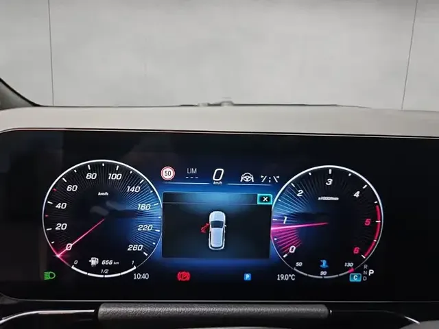 Mercedes-Benz GLA 220