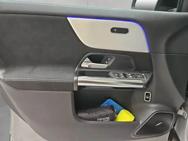 Mercedes-Benz GLA 220