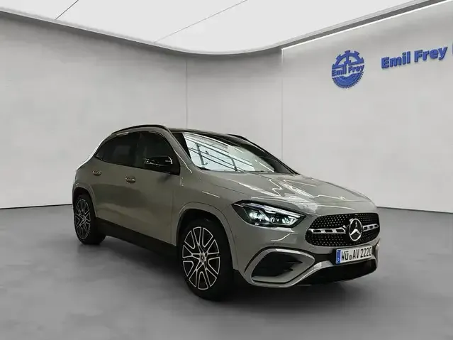 Mercedes-Benz GLA 220