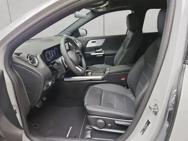 Mercedes-Benz GLA 220