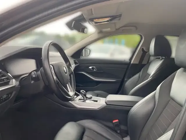 BMW 330