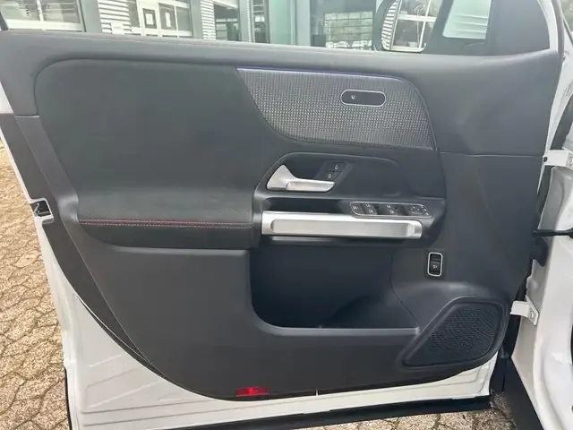 Mercedes-Benz EQB 250