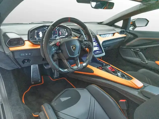 Lamborghini Revuelto