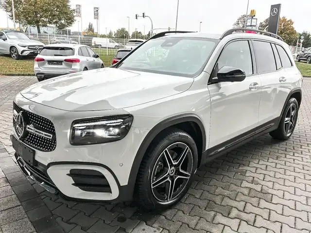 Mercedes-Benz GLB 200
