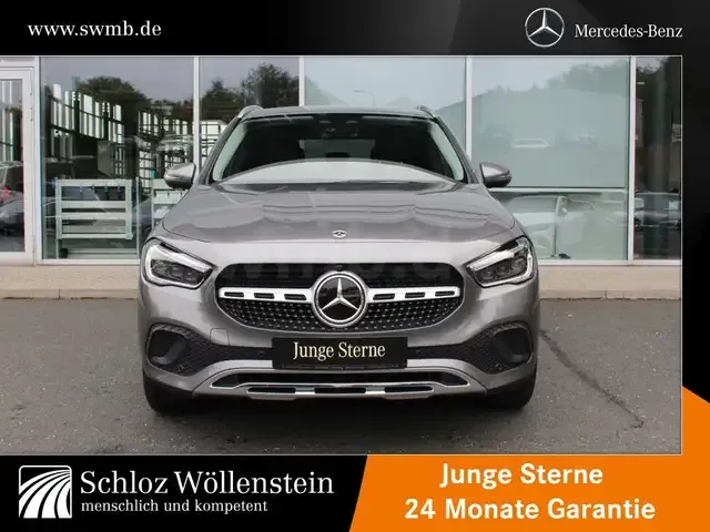 Mercedes-Benz GLA 220