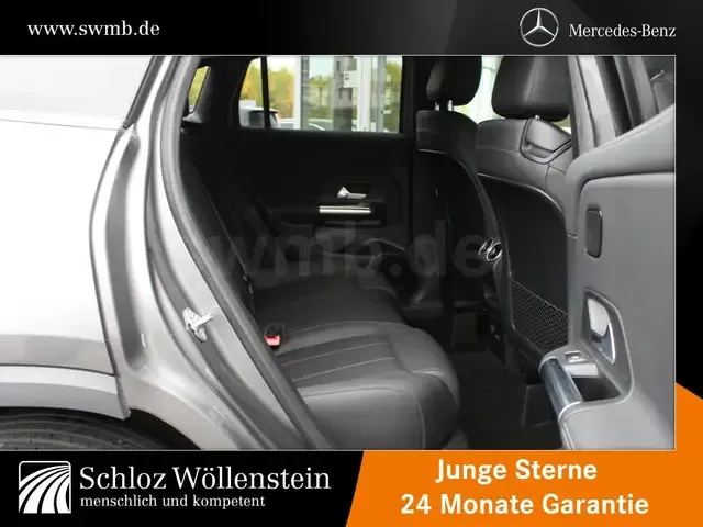 Mercedes-Benz GLA 220