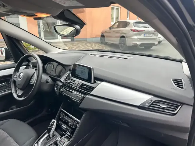 BMW 216