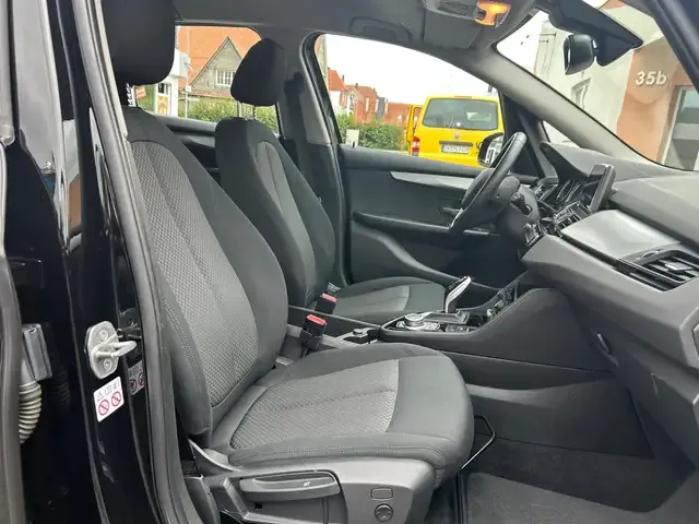 BMW 216