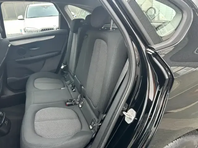 BMW 216