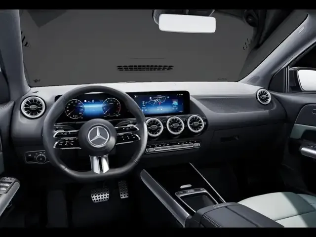 Mercedes-Benz GLA 220