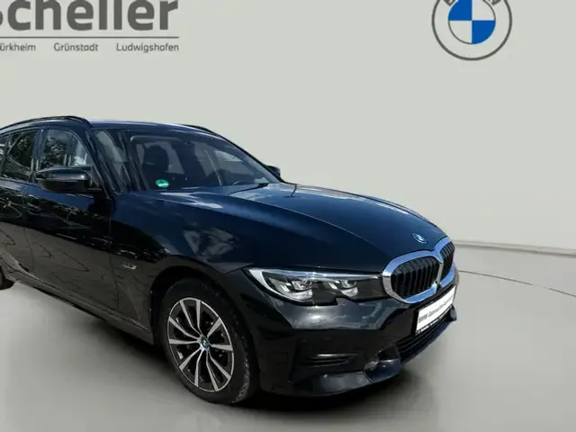 BMW 330