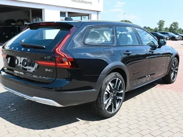 Volvo V90 Cross Country