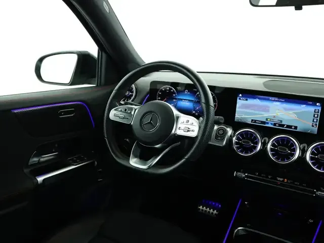 Mercedes-Benz GLB 200