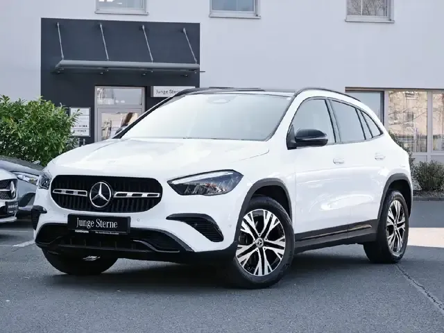 Mercedes-Benz GLA 220