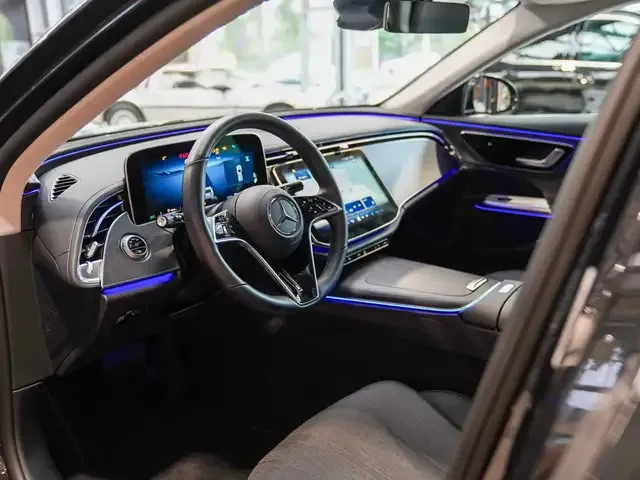 Mercedes-Benz E 220