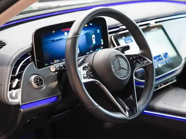 Mercedes-Benz E 220