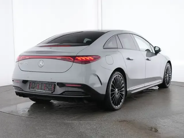 Mercedes-Benz EQE 300
