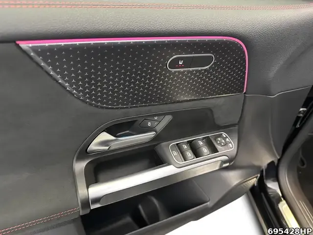 Mercedes-Benz EQB 300