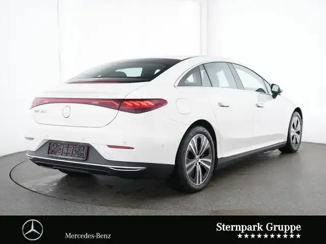 Mercedes-Benz EQE 300