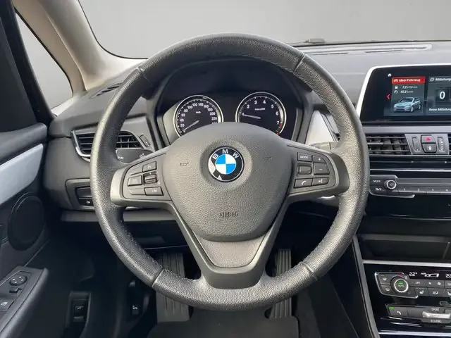 BMW 218