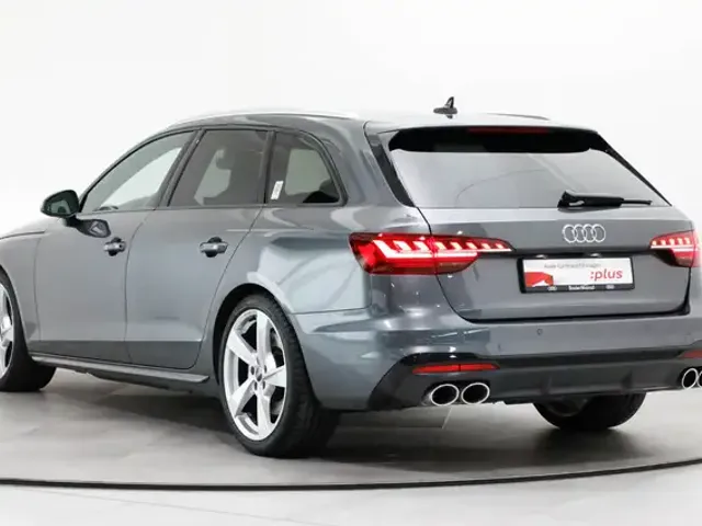 Audi S4