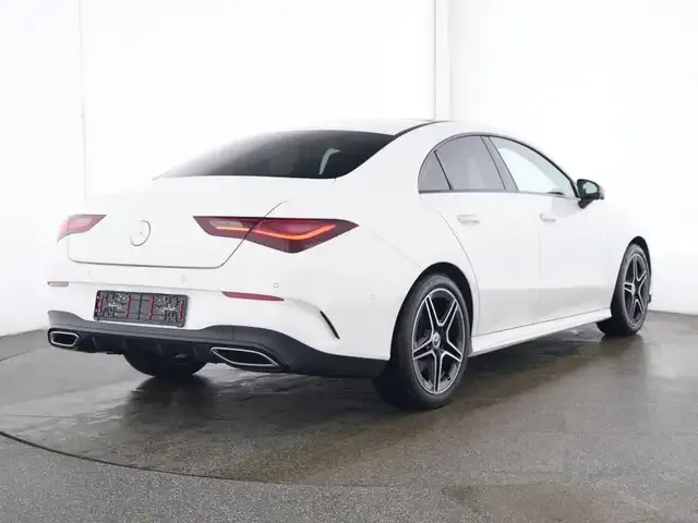 Mercedes-Benz CLA 200