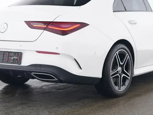 Mercedes-Benz CLA 200