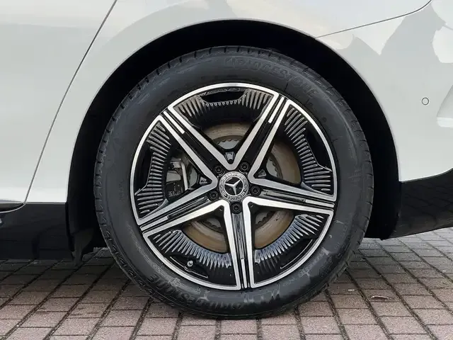 Mercedes-Benz EQE 300