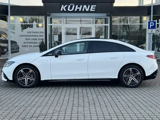 Mercedes-Benz EQE 300