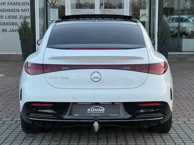 Mercedes-Benz EQE 300