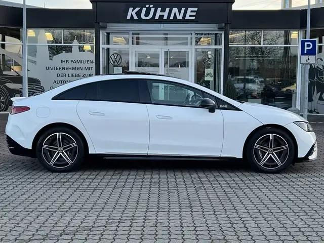 Mercedes-Benz EQE 300