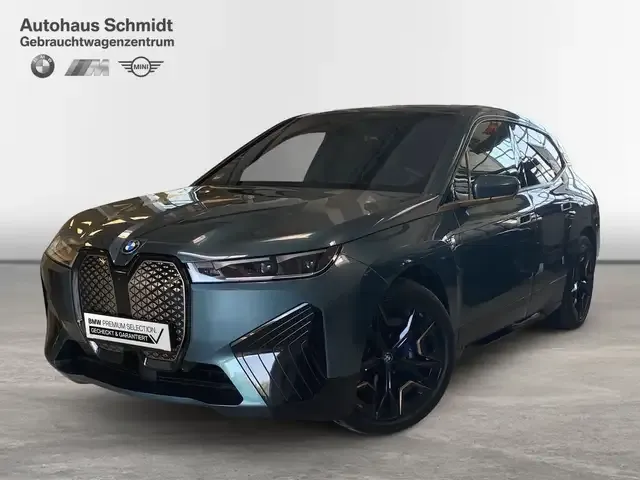 BMW iX
