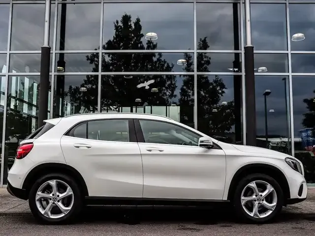Mercedes-Benz GLA 180