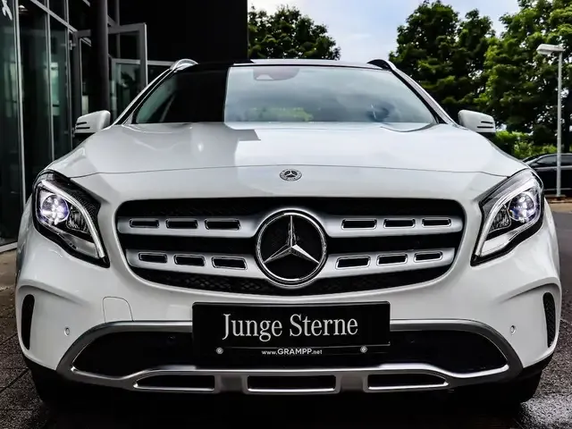 Mercedes-Benz GLA 180