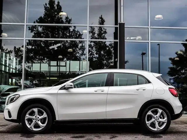 Mercedes-Benz GLA 180