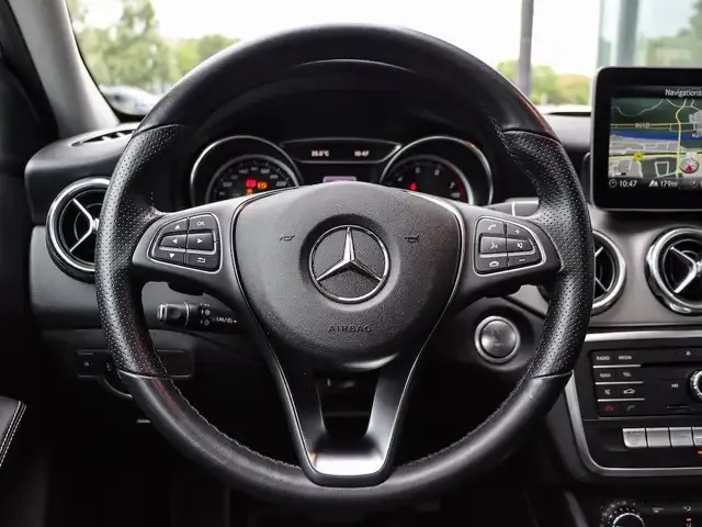 Mercedes-Benz GLA 180