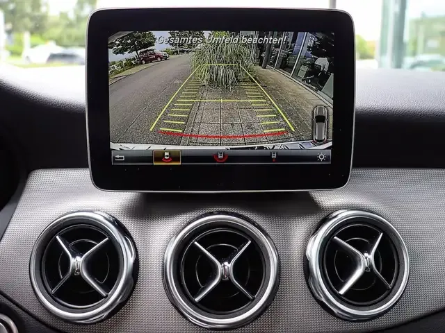 Mercedes-Benz GLA 180