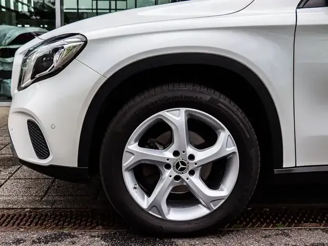 Mercedes-Benz GLA 180
