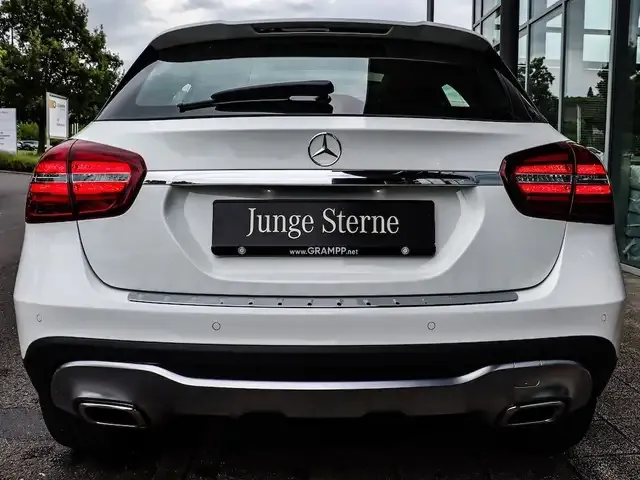 Mercedes-Benz GLA 180