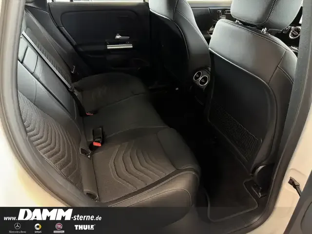 Mercedes-Benz EQA 300
