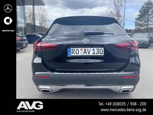 Mercedes-Benz GLA 220