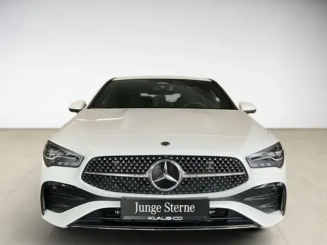 Mercedes-Benz CLA 200