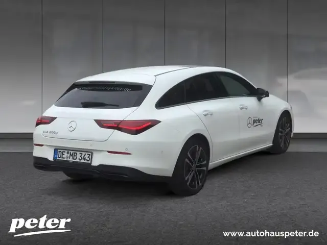 Mercedes-Benz CLA 200