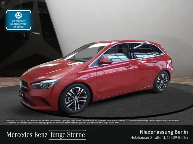 Mercedes-Benz B 180